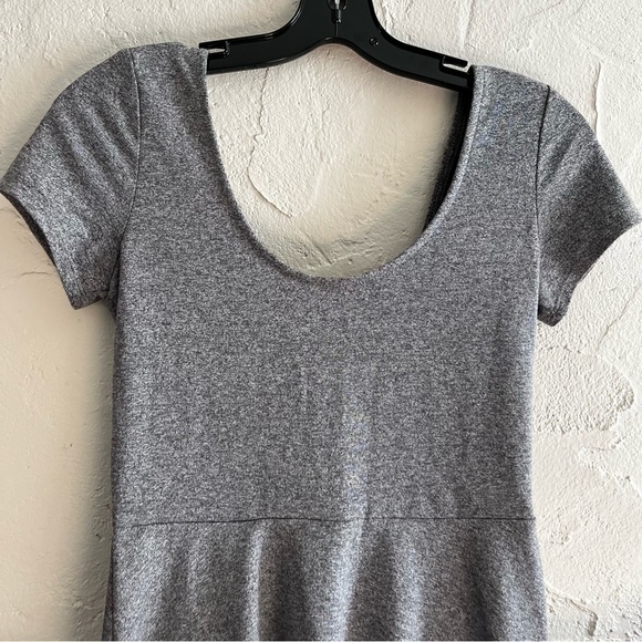FOREVER 21 Basic Gray Dress Size Small - Picture 3 of 6